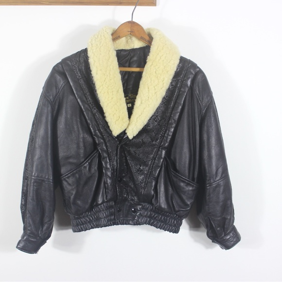 1980’s Italian Vintage Black Leather Bomber Jacket with Shearling Collar Sheep - Picture 1 of 10